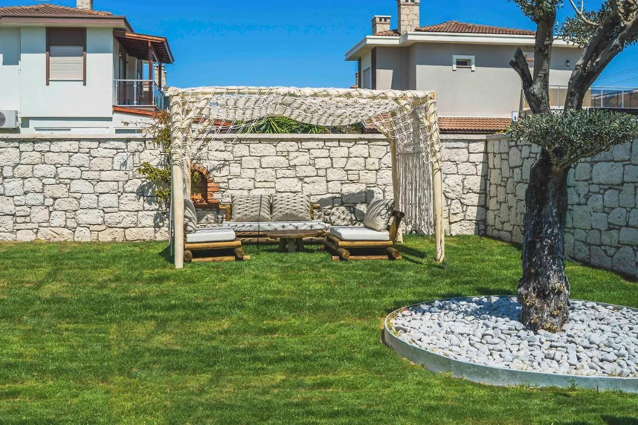 Mea Alaçati 0*, Alaçatı